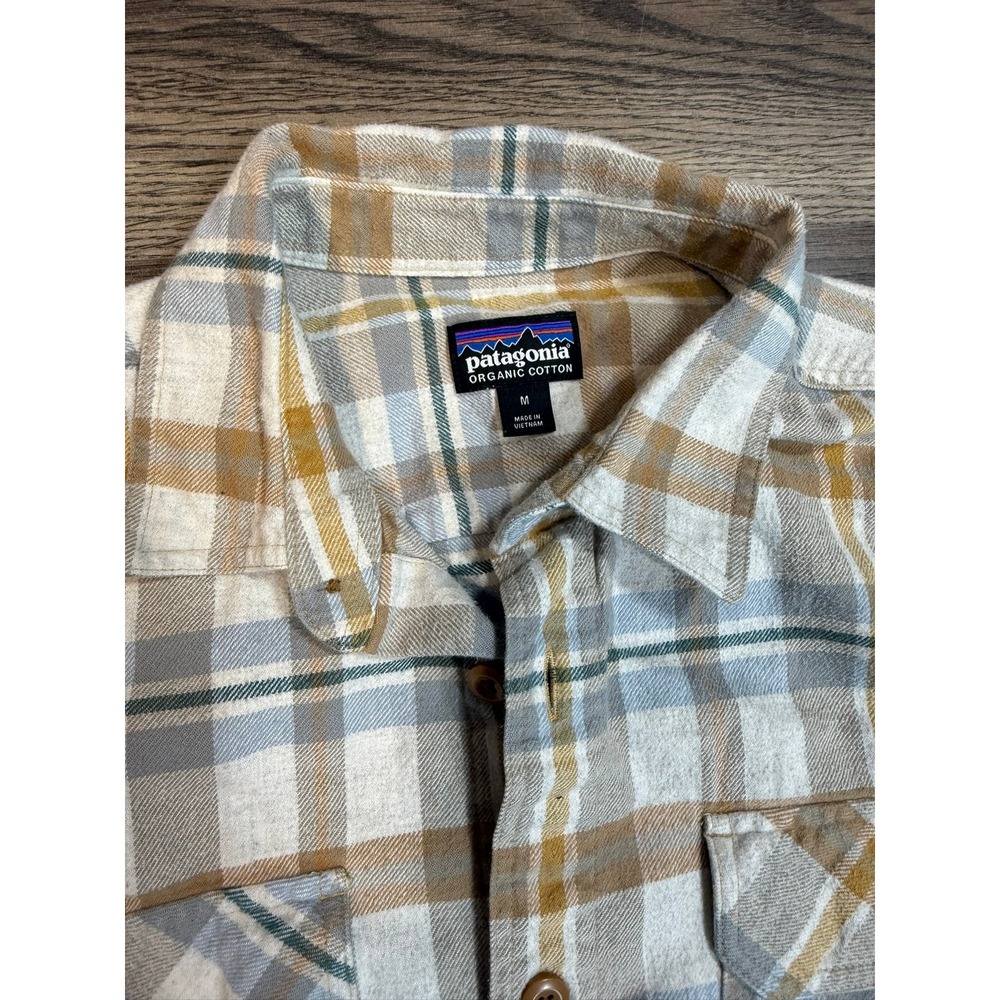Patagonia Mens Fjord Flannel Organic Cotton Plaid Button Down Shirt Tan Grey M